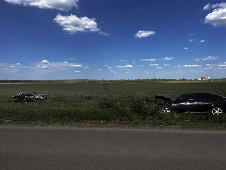 В Оренбурге сотрудники Госавтоинспекции устанавливают обстоятельства ДТП с двумя автотранспортными единицами