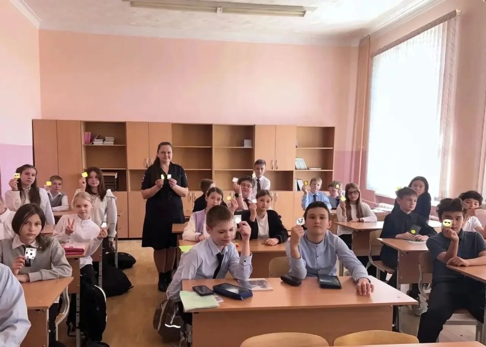 Безопасность на дороге начинается с малого: в Орске прошла акция «Засветись!» Безопасность на дороге начинается с малого: в Орске прошла акция «Засветись!»