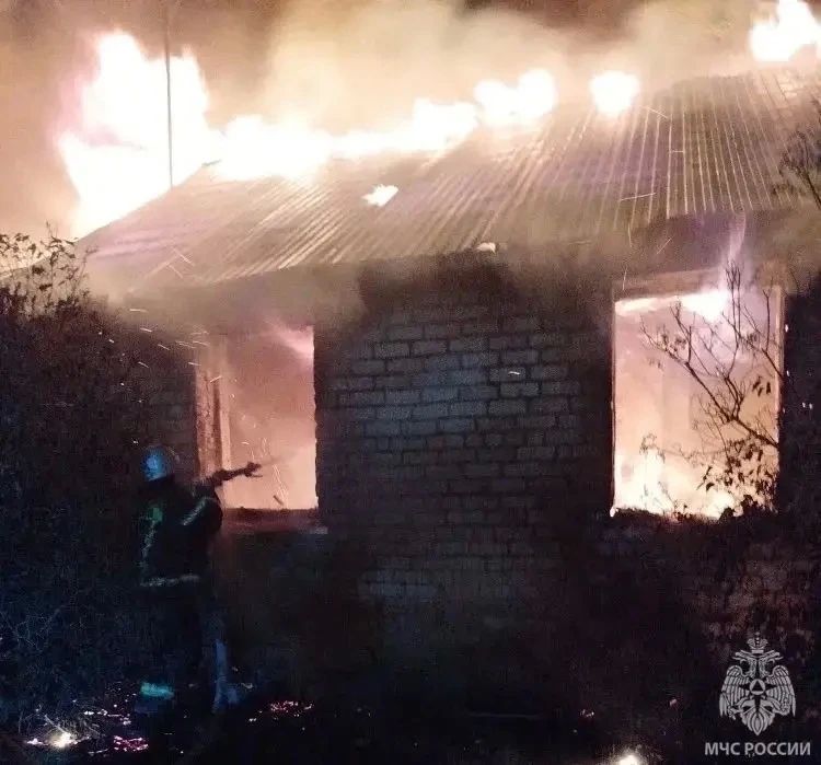 В Соль-Илецком округе при пожаре погибла пожилая женщина В Соль-Илецком округе при пожаре погибла пожилая женщина