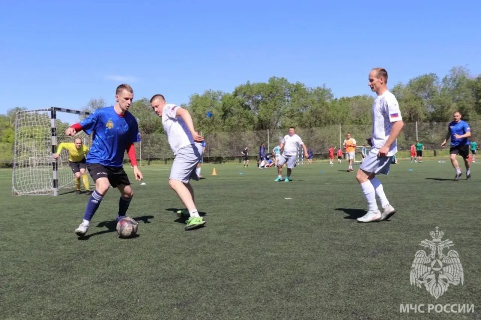 В Оренбурге прошел финал спартакиады по мини-футболу среди сотрудников регионального МЧС В Оренбурге прошел финал спартакиады по мини-футболу среди сотрудников регионального МЧС