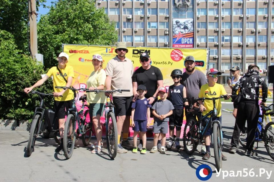 ТОП-10 фото с Вело yellow party от радио DFM в Орске ТОП-10 фото с Вело yellow party от радио DFM в Орске