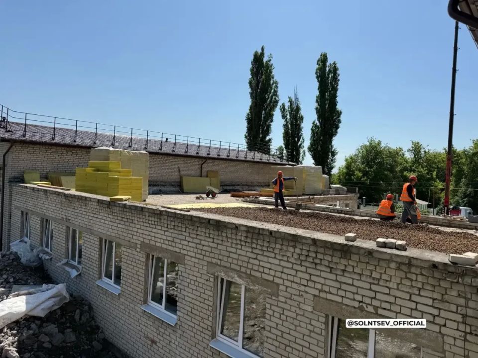 Оренбургские строители помогают восстанавливать школу в ЛНР, разрушенную ВСУ Оренбургские строители помогают восстанавливать школу в ЛНР, разрушенную ВСУ
