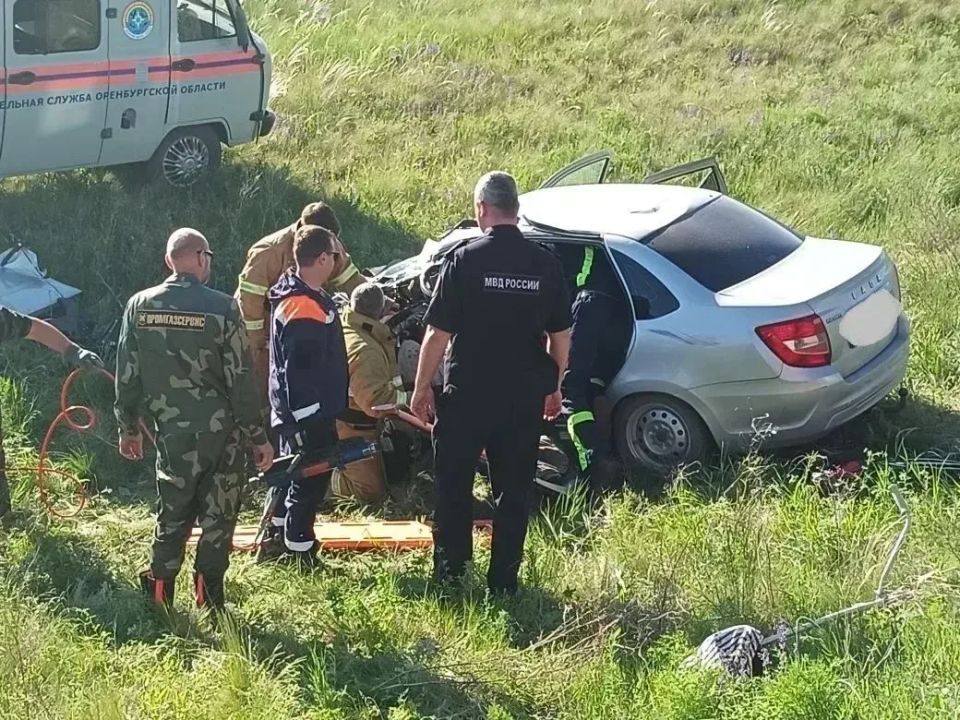Один человек погиб, двое пострадали, автомобиль смяло: В Оренбургской области произошло смертельное ДТП Один человек погиб, двое пострадали, автомобиль смяло: В Оренбургской области произошло смертельное ДТП