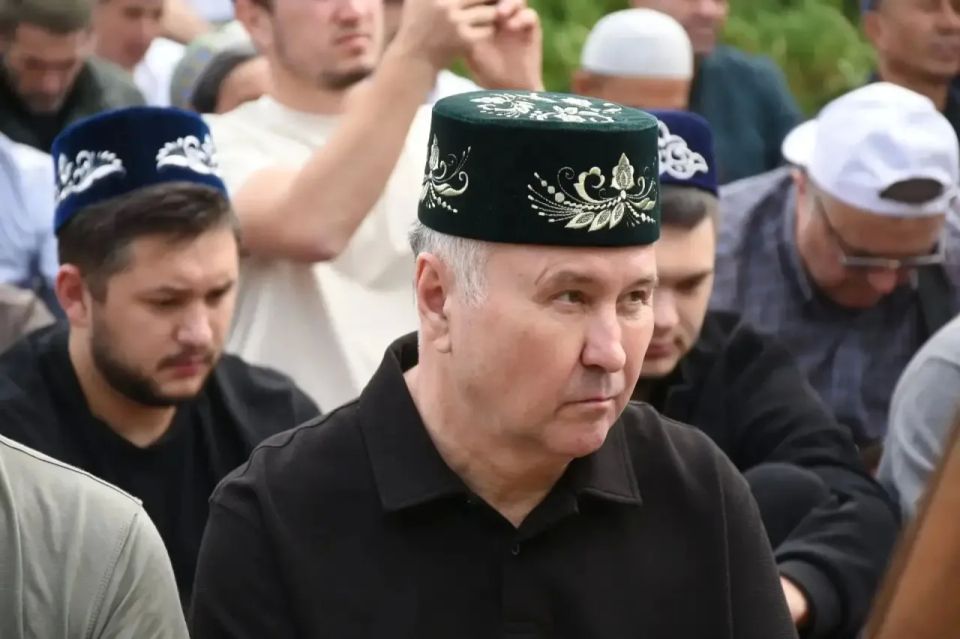 Альберт Юмадилов: Дорогие друзья!. Сегодня, в этот значимый для всех мусульман день, сердечно поздравляю вас с Курбан-байрамом Альберт Юмадилов: Дорогие друзья!. Сегодня, в этот значимый для всех мусульман день, сердечно поздравляю вас с Курбан-байрамом