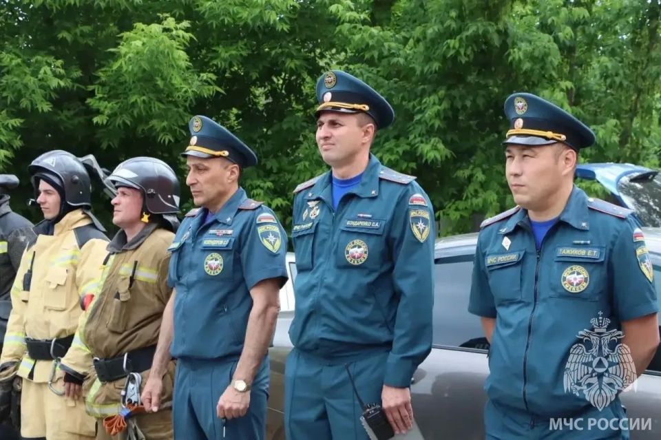 Огнеборцы провели учения по тушению пожара в крупном торговом центре Огнеборцы провели учения по тушению пожара в крупном торговом центре