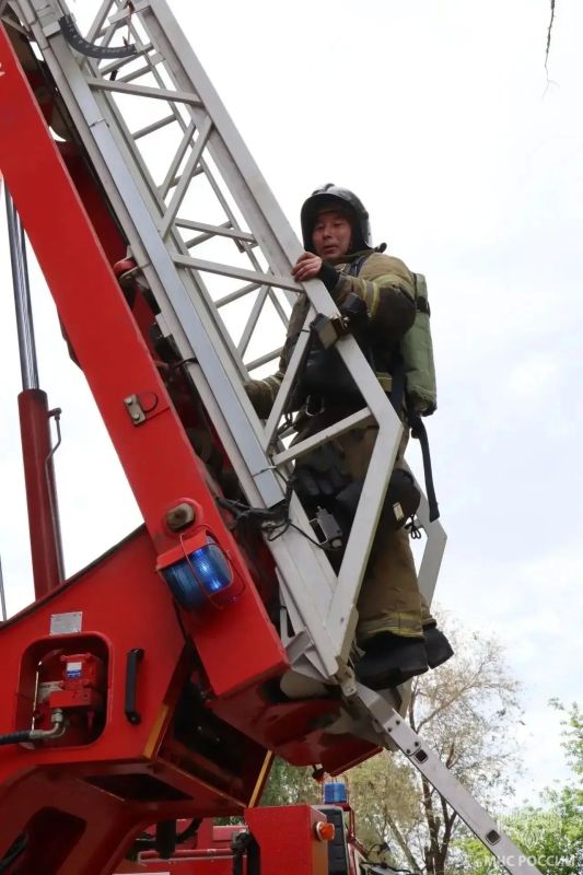 Огнеборцы провели учения по тушению пожара в крупном торговом центре Огнеборцы провели учения по тушению пожара в крупном торговом центре