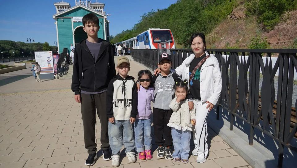 Юные оренбуржцы прокатились по детской железной дороге Юные оренбуржцы прокатились по детской железной дороге