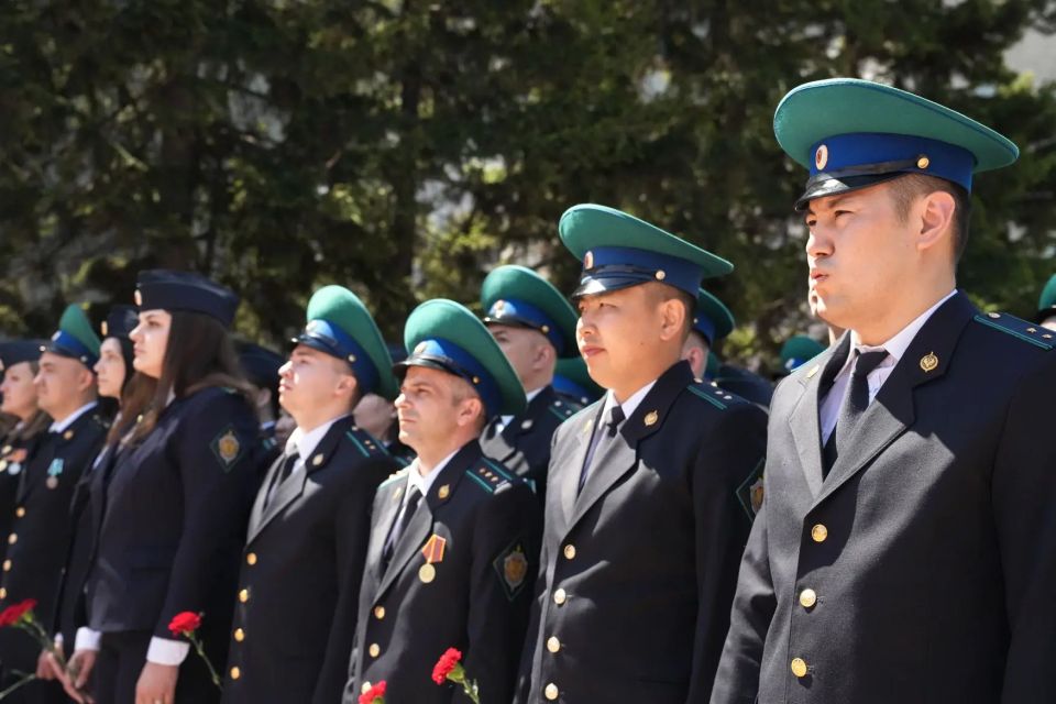 В Иркутской области отметили 108-ю годовщину образования Пограничной службы России и День пограничника В Иркутской области отметили 108-ю годовщину образования Пограничной службы России и День пограничника