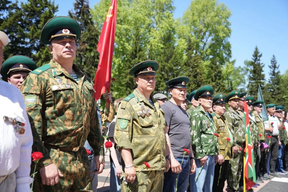 В Иркутской области отметили 108-ю годовщину образования Пограничной службы России и День пограничника В Иркутской области отметили 108-ю годовщину образования Пограничной службы России и День пограничника