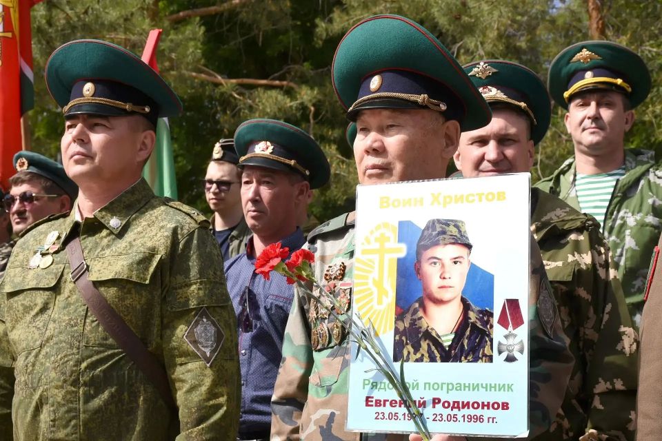 Оренбургские пограничники отмечают профессиональный праздник Оренбургские пограничники отмечают профессиональный праздник