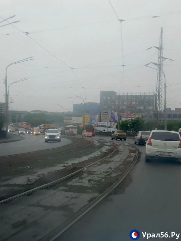 Из-за перекрытия части проспекта Мира в Орске пробка перед поворотом на улицу Краматорскую в часы пик начинается с середина Гагаринского путепровода