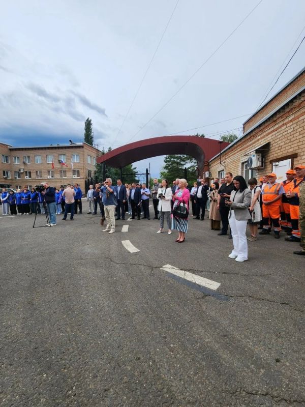 12 легковых автомобилей передали на СВО из Оренбурга 12 легковых автомобилей передали на СВО из Оренбурга