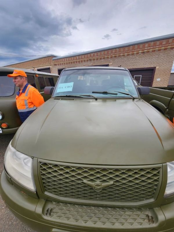 12 легковых автомобилей передали на СВО из Оренбурга 12 легковых автомобилей передали на СВО из Оренбурга