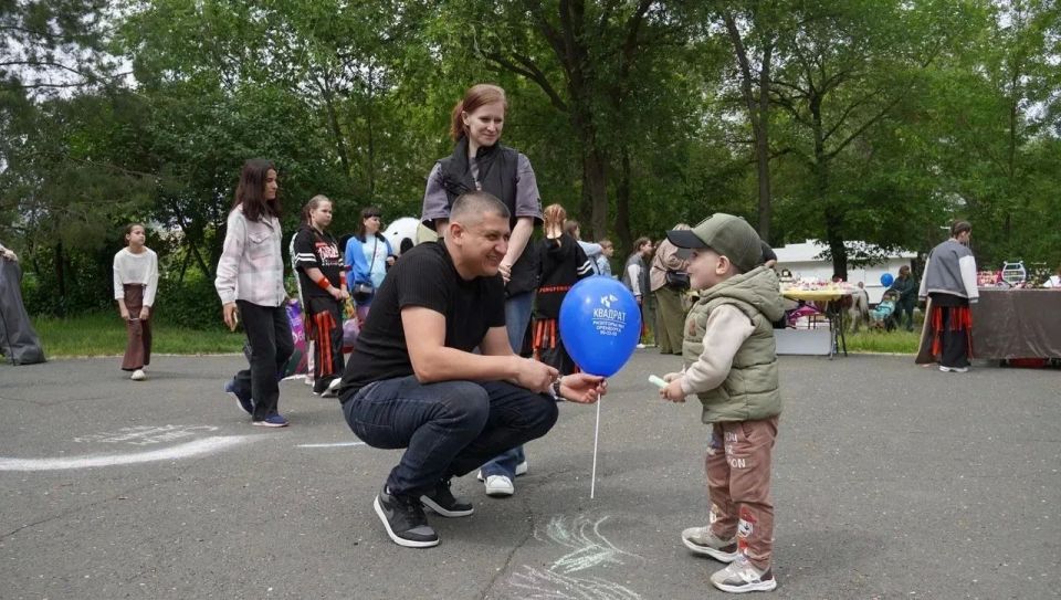 Дорогие оренбуржцы! Поздравляем с Международным Днём защиты детей Дорогие оренбуржцы! Поздравляем с Международным Днём защиты детей