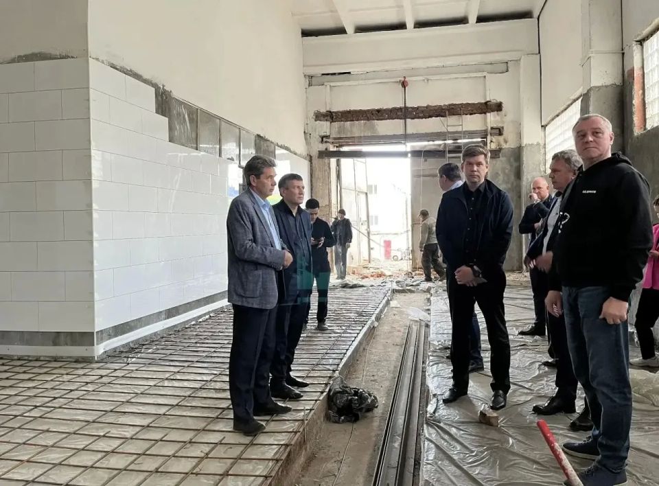 Альберт Юмадилов: Показал, как работает наше транспортное предприятие, депутату Госдумы, секретарю реготделения «Единой России» Олегу Димову Альберт Юмадилов: Показал, как работает наше транспортное предприятие, депутату Госдумы, секретарю реготделения «Единой России» Олегу Димову