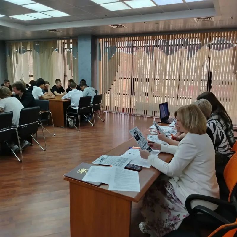 Прокуратурой Оренбургской области организовано проведение кейсчемпионата по профилактике экстремизма среди подростков Прокуратурой Оренбургской области организовано проведение кейсчемпионата по профилактике экстремизма среди подростков