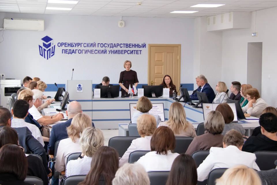 Ректором Оренбургского государственного педагогического университета (ОГПУ) снова избрана Светлана Алешина