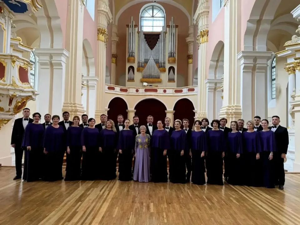 От Полоцка до Смоленска: гастроли Оренбургского камерного хора завершились триумфом От Полоцка до Смоленска: гастроли Оренбургского камерного хора завершились триумфом