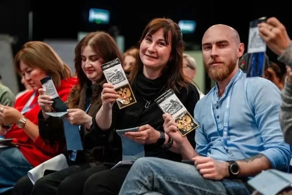 Сотрудники ДК «Молодежный» прокачали свои навыки на арт-кластере «Таврида» Сотрудники ДК «Молодежный» прокачали свои навыки на арт-кластере «Таврида»