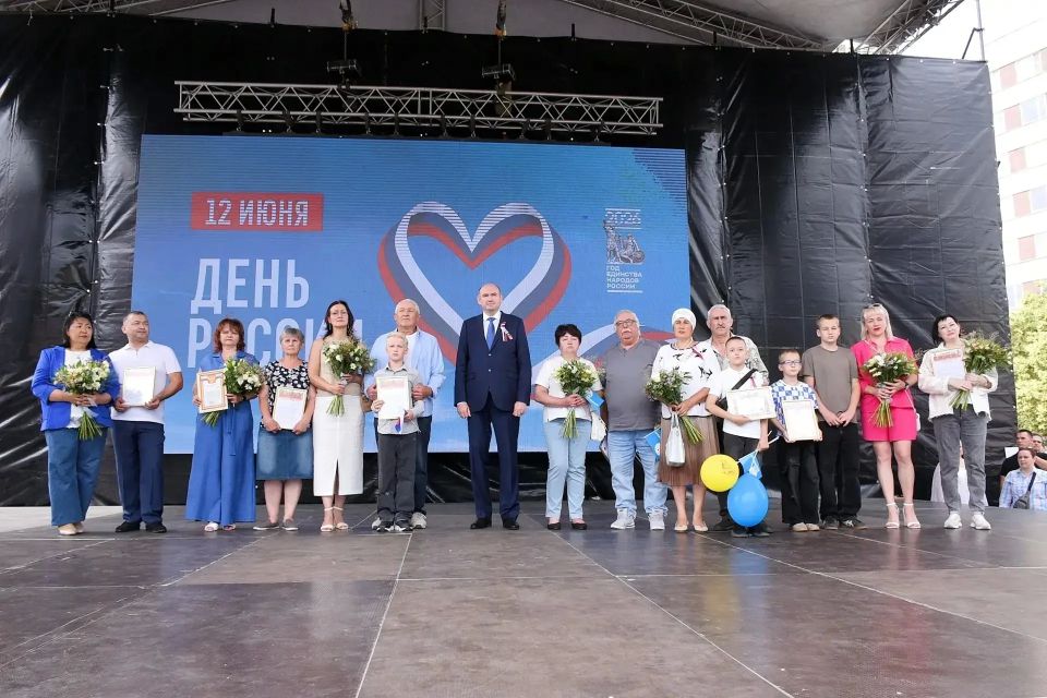 День России в Оренбурге отметили большим этнокультурным праздником День России в Оренбурге отметили большим этнокультурным праздником