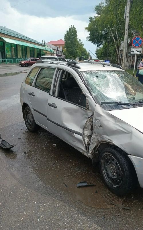 В Бузулуке в ДТП пострадал 26-летний водитель питбайка В Бузулуке в ДТП пострадал 26-летний водитель питбайка