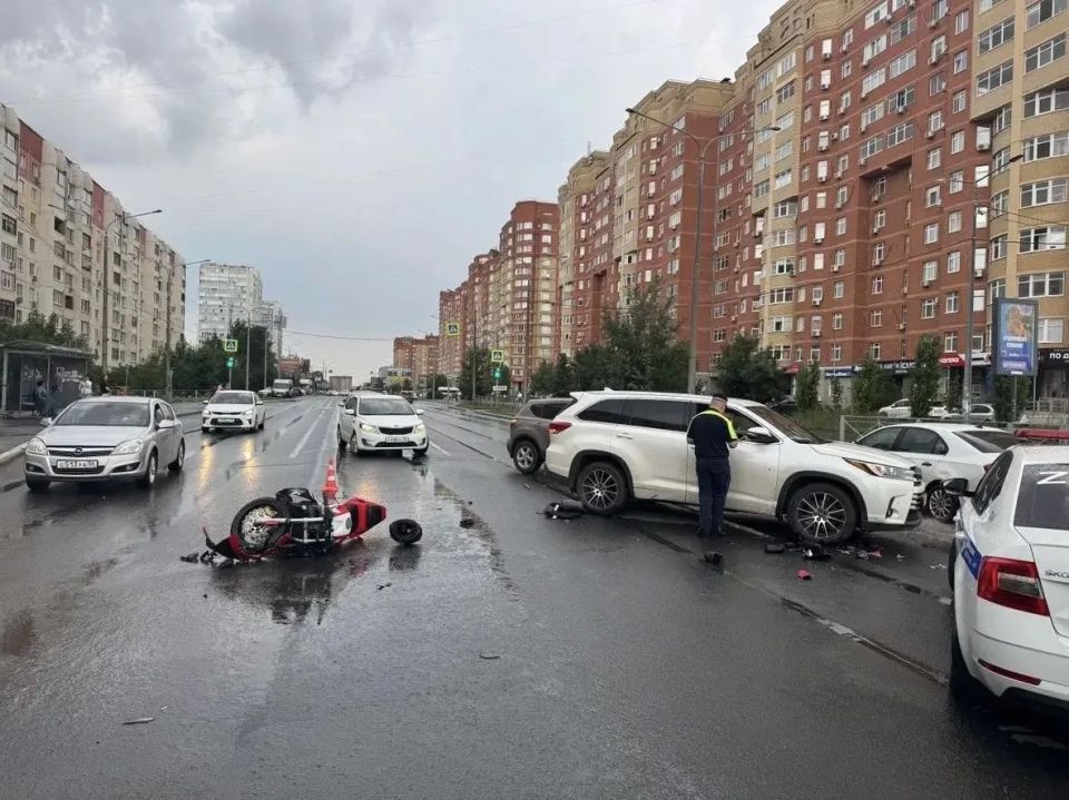 В ДТП на Салмышской пострадал водитель мотоцикла В ДТП на Салмышской пострадал водитель мотоцикла