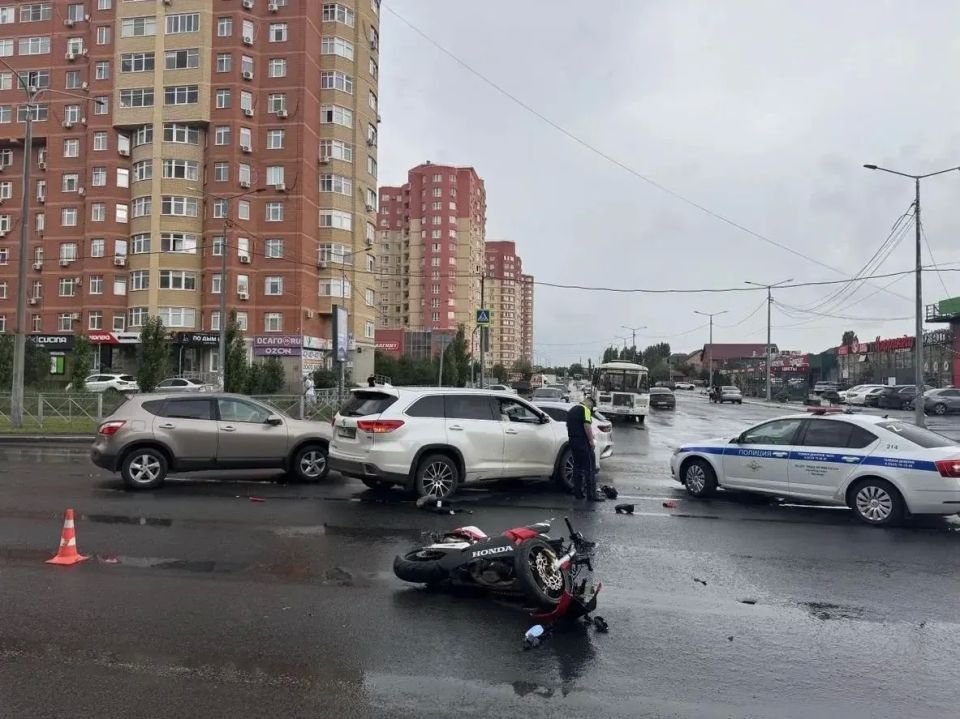В Оренбурге иномарка сбила мотоциклиста: байкер в больнице