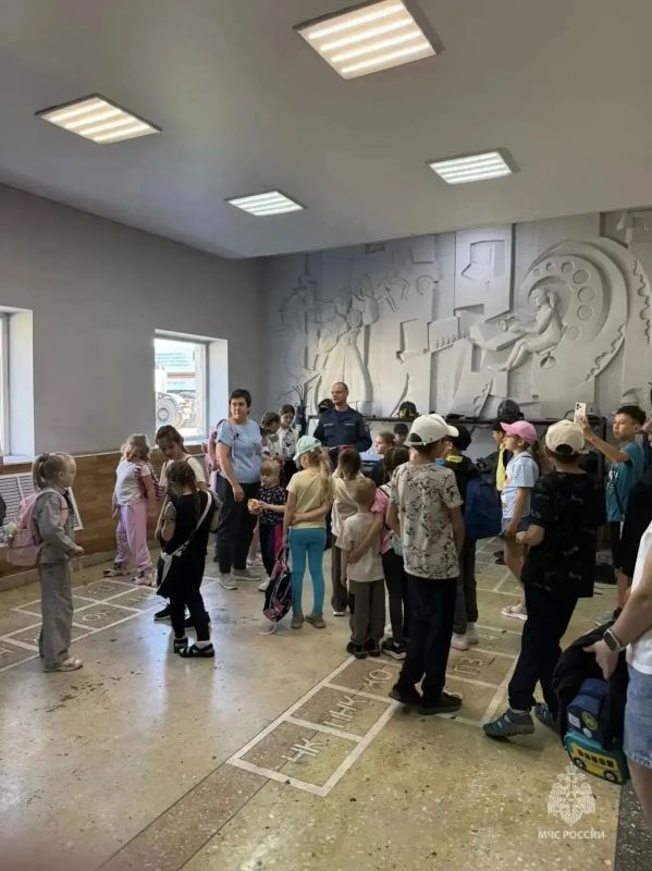В 3 ПСЧ прошла экскурсия для воспитанников МАУ ДО «Центр детского творчества» в Оренбурге В 3 ПСЧ прошла экскурсия для воспитанников МАУ ДО «Центр детского творчества» в Оренбурге