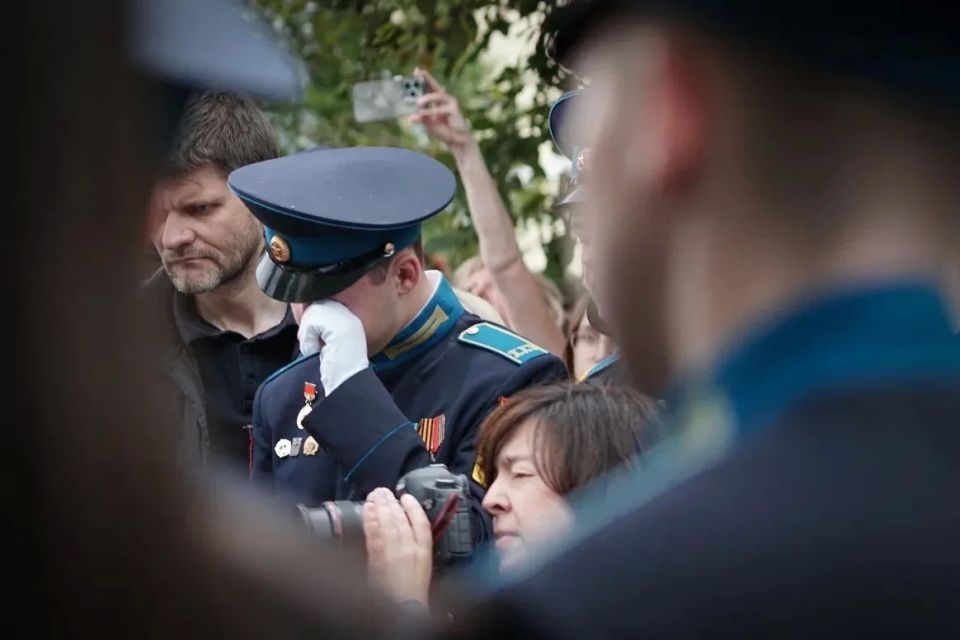 От героев былых времен. Полтора века истории Первого Президентского кадетского училища в России В День России,12 июня, в первом в стране Оренбургском Президентском кадетском училище состоялась церемония прощания со знаменем... От героев былых времен. Полтора века истории Первого Президентского кадетского училища в России В День России,12 июня, в первом в стране Оренбургском Президентском кадетском училище состоялась церемония прощания со знаменем...