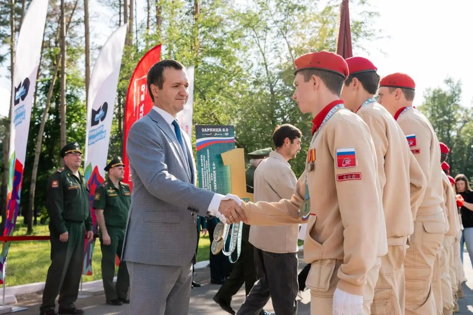 В Оренбурге прошел региональный этап Всероссийской военно-патриотической игры «Зарница 2.0» среди команд средней и старшей категорий В Оренбурге прошел региональный этап Всероссийской военно-патриотической игры «Зарница 2.0» среди команд средней и старшей категорий