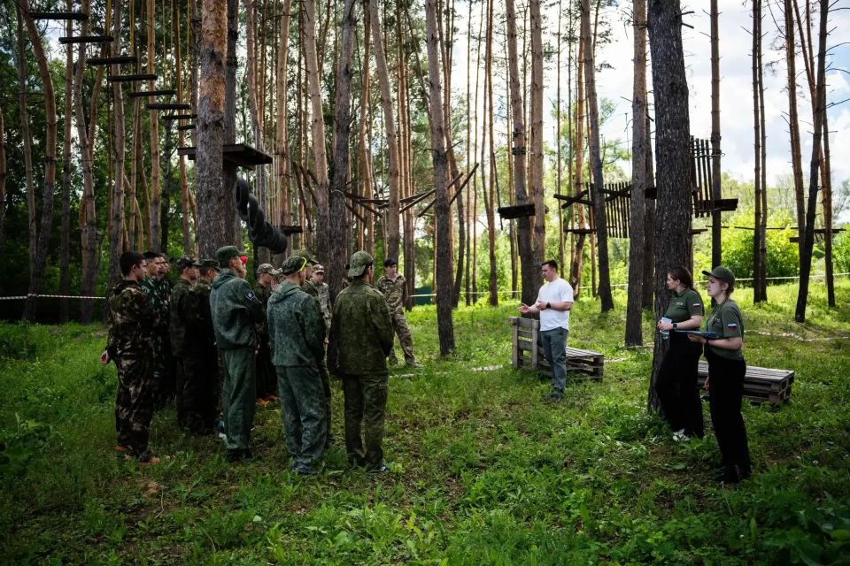 В Оренбурге прошел региональный этап Всероссийской военно-патриотической игры «Зарница 2.0» среди команд средней и старшей категорий В Оренбурге прошел региональный этап Всероссийской военно-патриотической игры «Зарница 2.0» среди команд средней и старшей категорий
