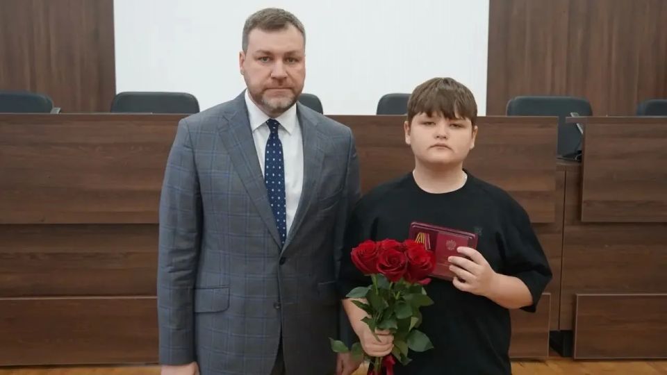 В Бузулке родным погибших бойцов СВО передали госнаграды В Бузулке родным погибших бойцов СВО передали госнаграды