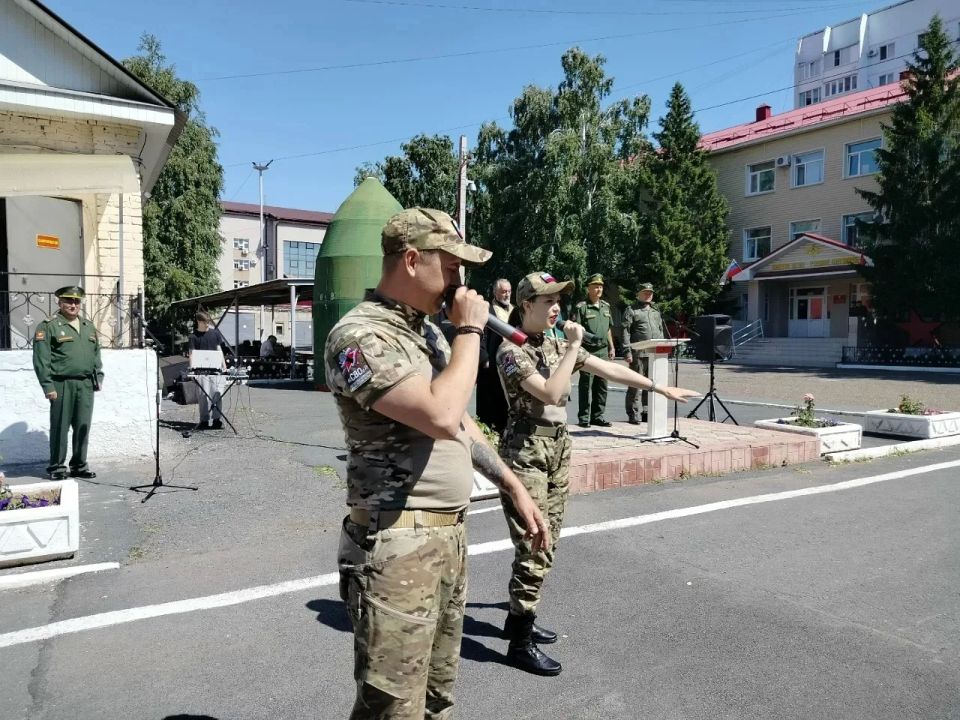 Из Оренбурга в зону СВО отправились 18 казаков-добровольцев Из Оренбурга в зону СВО отправились 18 казаков-добровольцев