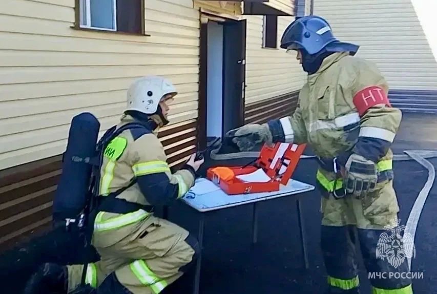 В детском саду «Солнышко» поселка Домбаровский прошли пожарно-тренировочные учения В детском саду «Солнышко» поселка Домбаровский прошли пожарно-тренировочные учения