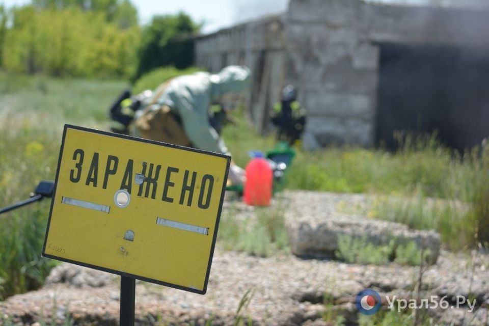 В Новоорском районе прошли трехдневные учения с участием боевой техники и различных спецслужб В Новоорском районе прошли трехдневные учения с участием боевой техники и различных спецслужб