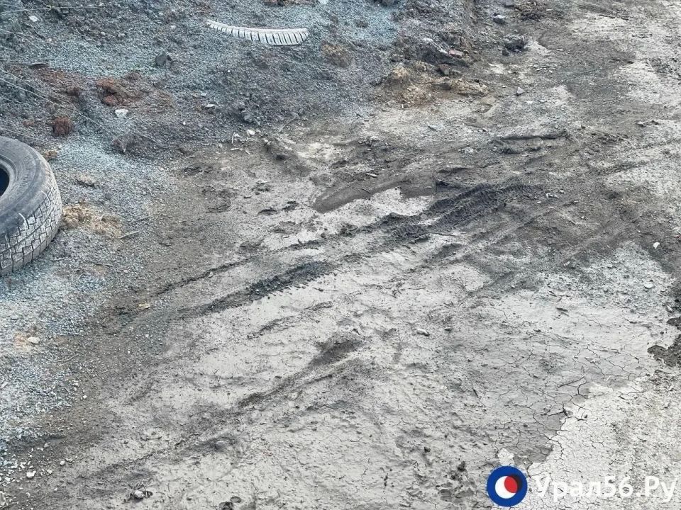 Жители по улице Елшанской в Орске столкнулись с грязевым тупиком после ремонтных земляных работ Жители по улице Елшанской в Орске столкнулись с грязевым тупиком после ремонтных земляных работ