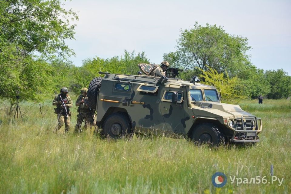 В Новоорском районе прошли трехдневные учения с участием боевой техники и различных спецслужб В Новоорском районе прошли трехдневные учения с участием боевой техники и различных спецслужб