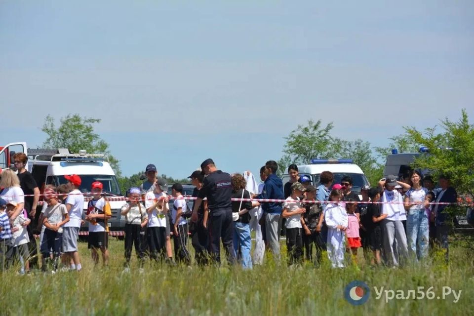 В Новоорском районе прошли трехдневные учения с участием боевой техники и различных спецслужб В Новоорском районе прошли трехдневные учения с участием боевой техники и различных спецслужб