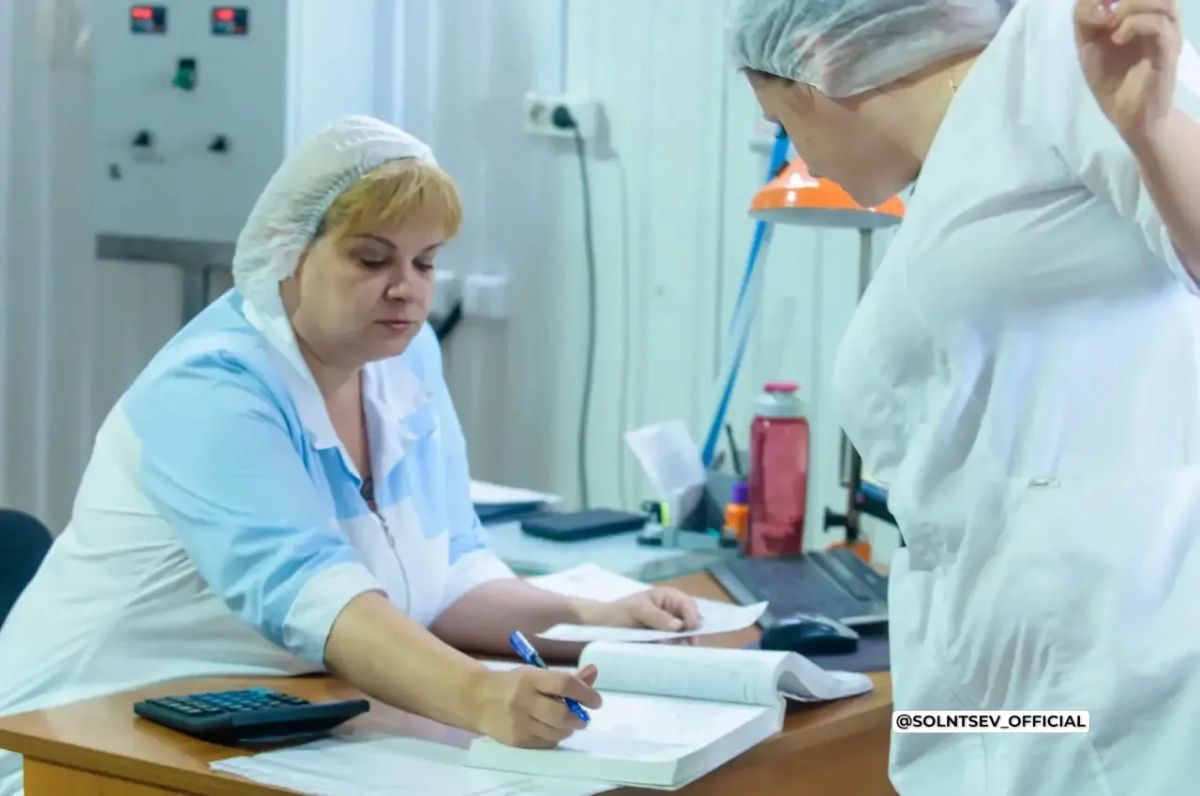 Евгений Солнцев: Сегодня День медицинского работника, и я хочу ещё раз поздравить докторов, а также ветеранов службы здоровья с профессиональным праздником! Евгений Солнцев: Сегодня День медицинского работника, и я хочу ещё раз поздравить докторов, а также ветеранов службы здоровья с профессиональным праздником!