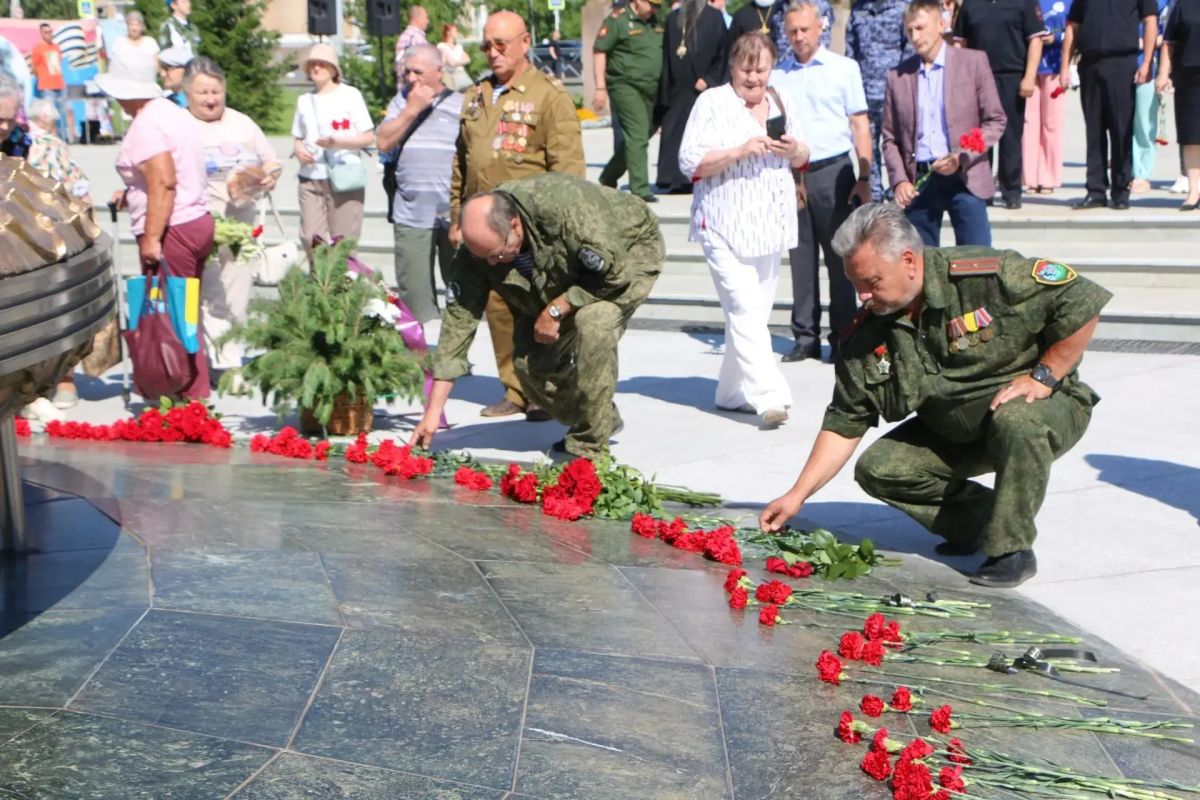 В День памяти и скорби в Орске почтили память не вернувшихся с войны В День памяти и скорби в Орске почтили память не вернувшихся с войны
