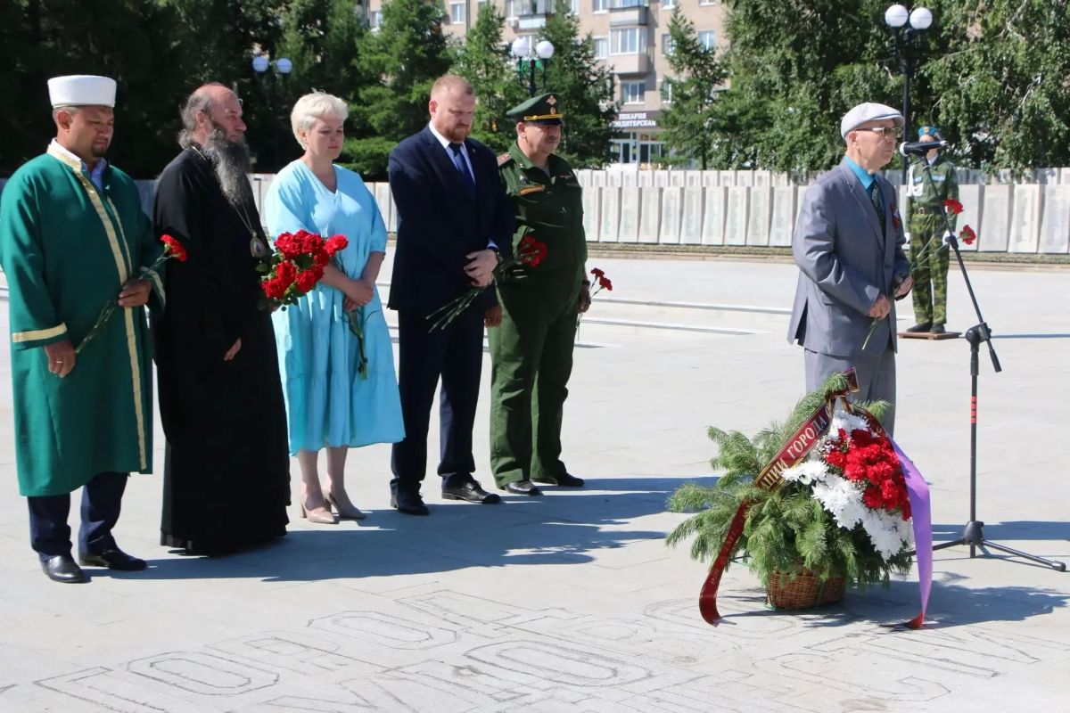 В День памяти и скорби в Орске почтили память не вернувшихся с войны В День памяти и скорби в Орске почтили память не вернувшихся с войны