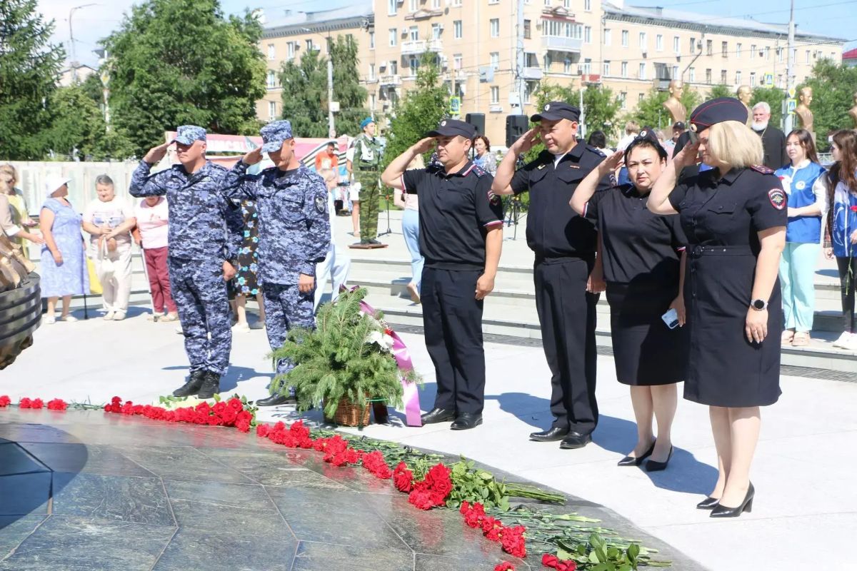 В День памяти и скорби в Орске почтили память не вернувшихся с войны В День памяти и скорби в Орске почтили память не вернувшихся с войны