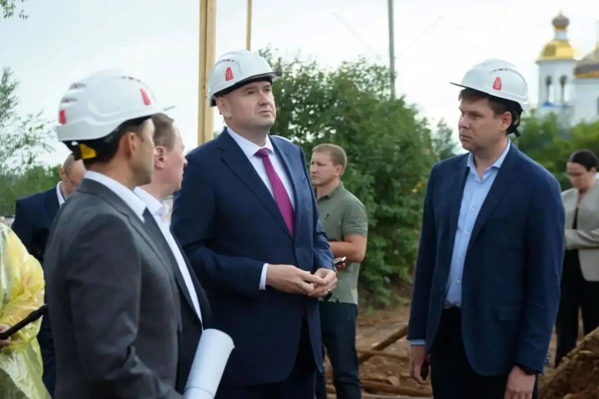 Альберт Юмадилов: Сегодня доложил губернатору о ходе работ на верхней части набережной Урала