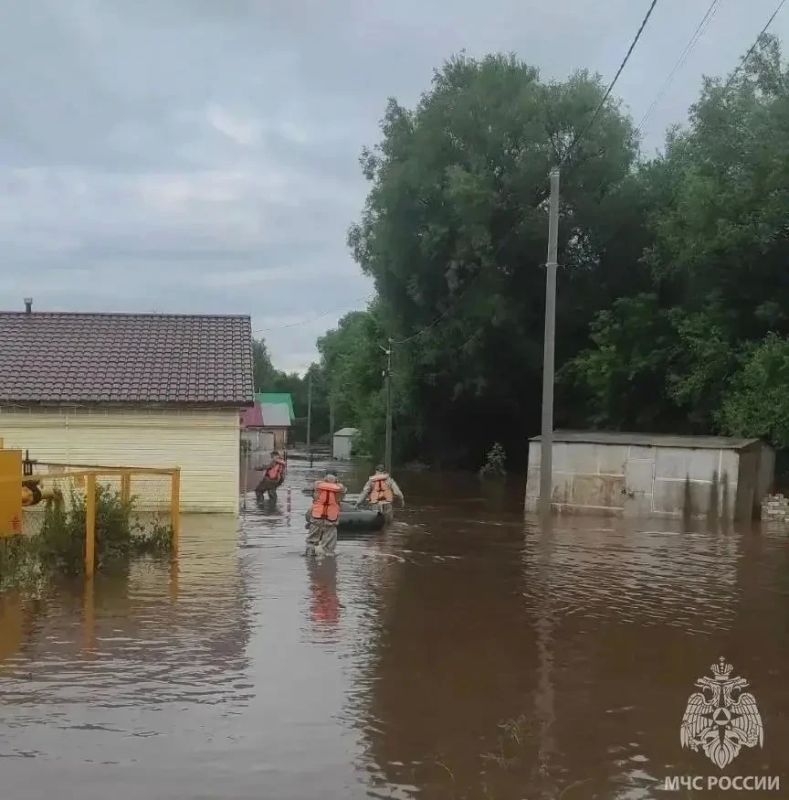 В Оренбуржье остаются подтопленными 188 домов, эвакуированы 93 человека В Оренбуржье остаются подтопленными 188 домов, эвакуированы 93 человека
