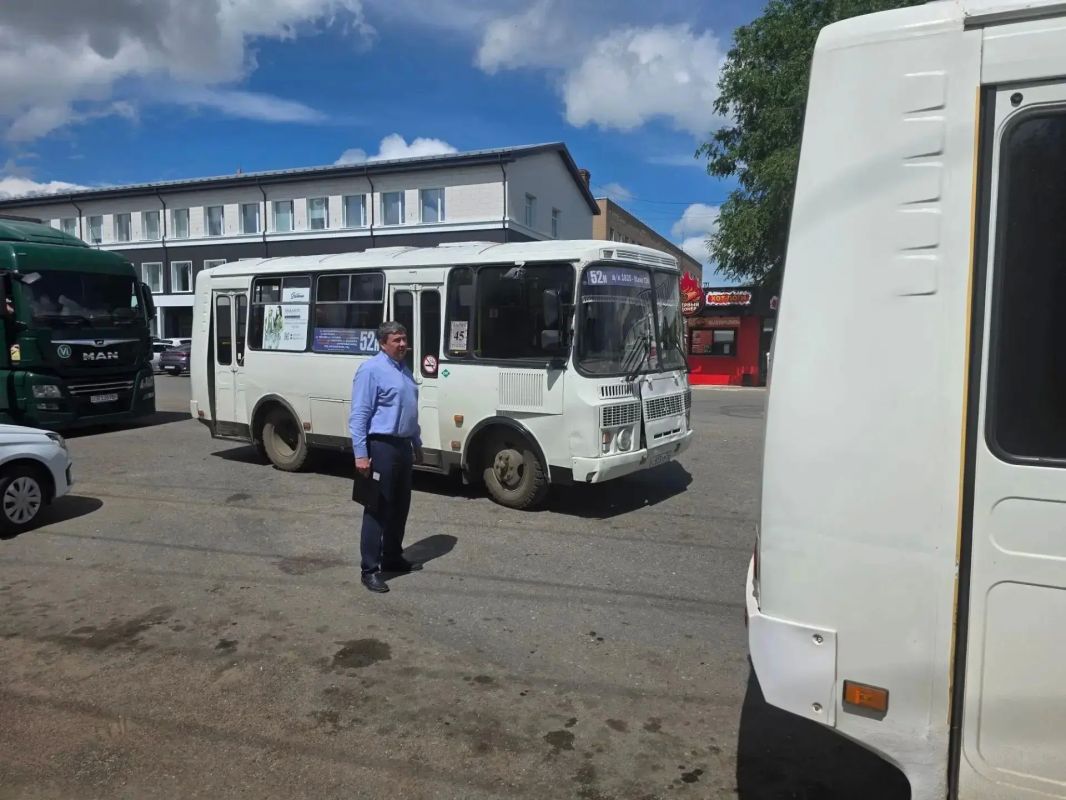 В Оренбурге проверили автобусы маршрута № 52Н В Оренбурге проверили автобусы маршрута № 52Н