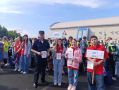В городе Новотроицке сотрудники Госавтоинспекции провели масштабную беседу с детьми, которых сопровождают в лагерь