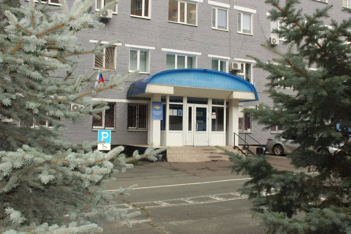 В Оренбурге сотрудники полиции проводят проверку по факту инцидента с малолетними детьми на проспекте Дзержинского