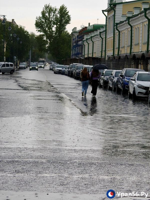 На Оренбург за месяц вылилось 144 млн тонн воды: Топ ярких фото дождливого города в июне На Оренбург за месяц вылилось 144 млн тонн воды: Топ ярких фото дождливого города в июне