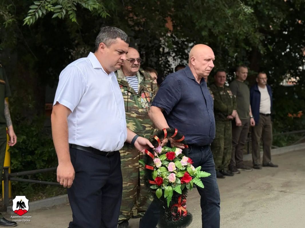 Орчане почтили память ветеранов боевых действий Орчане почтили память ветеранов боевых действий
