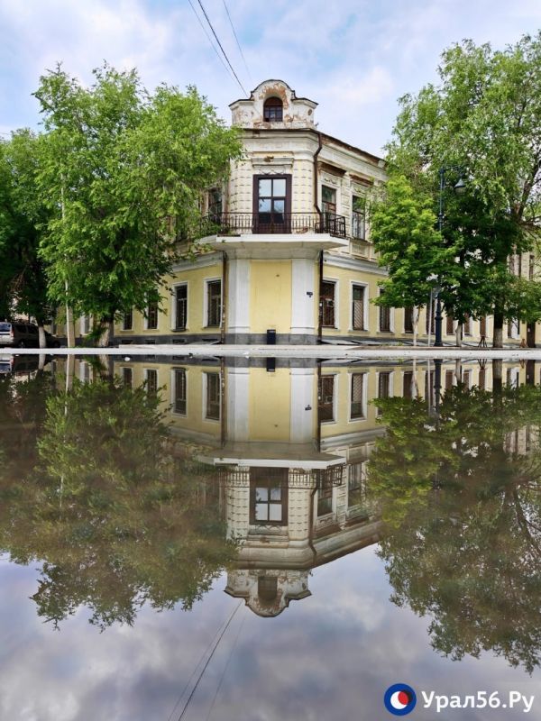 На Оренбург за месяц вылилось 144 млн тонн воды: Топ ярких фото дождливого города в июне На Оренбург за месяц вылилось 144 млн тонн воды: Топ ярких фото дождливого города в июне